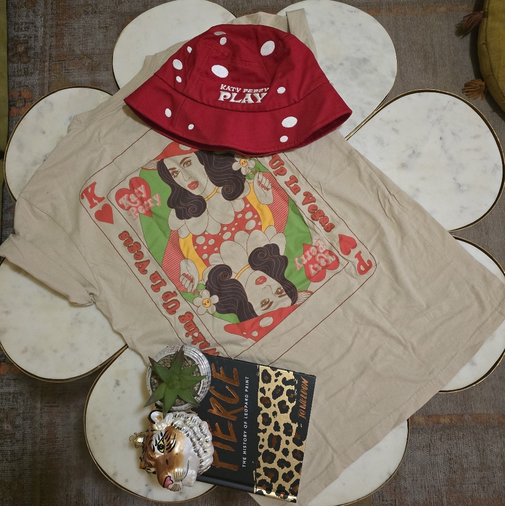 Katy Perry Collections Cream Graphic Tee